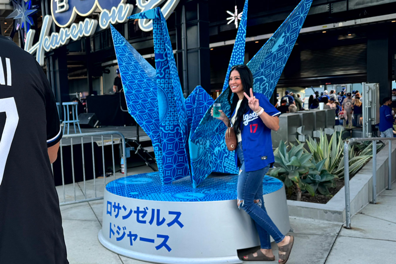 dodger stadium sculptures