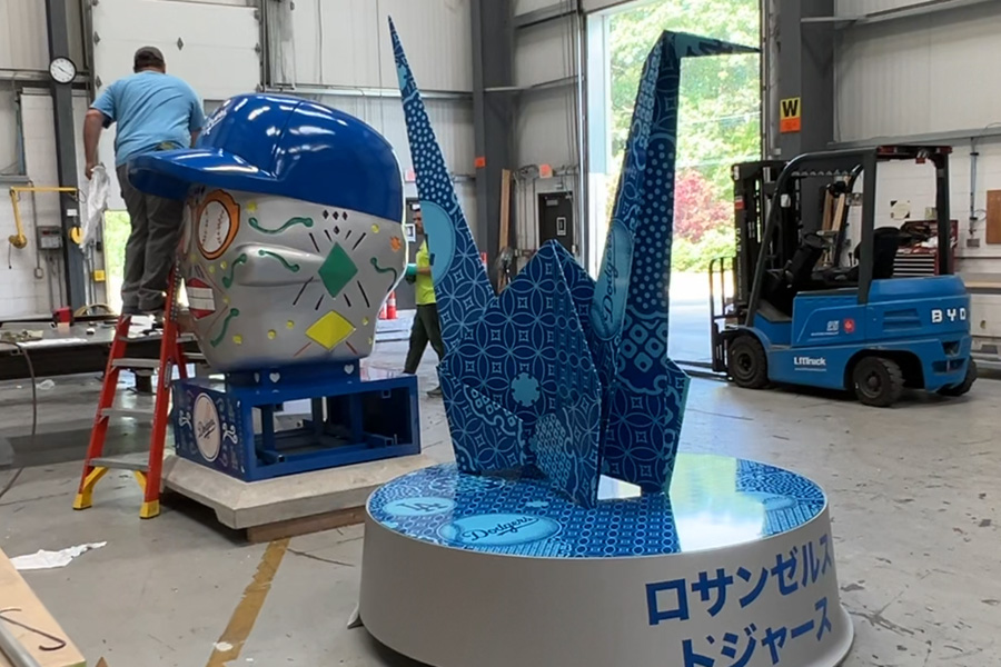 dodger stadium sculptures